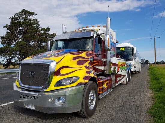 HEAVY SALVAGE TOW TRUCK in the road